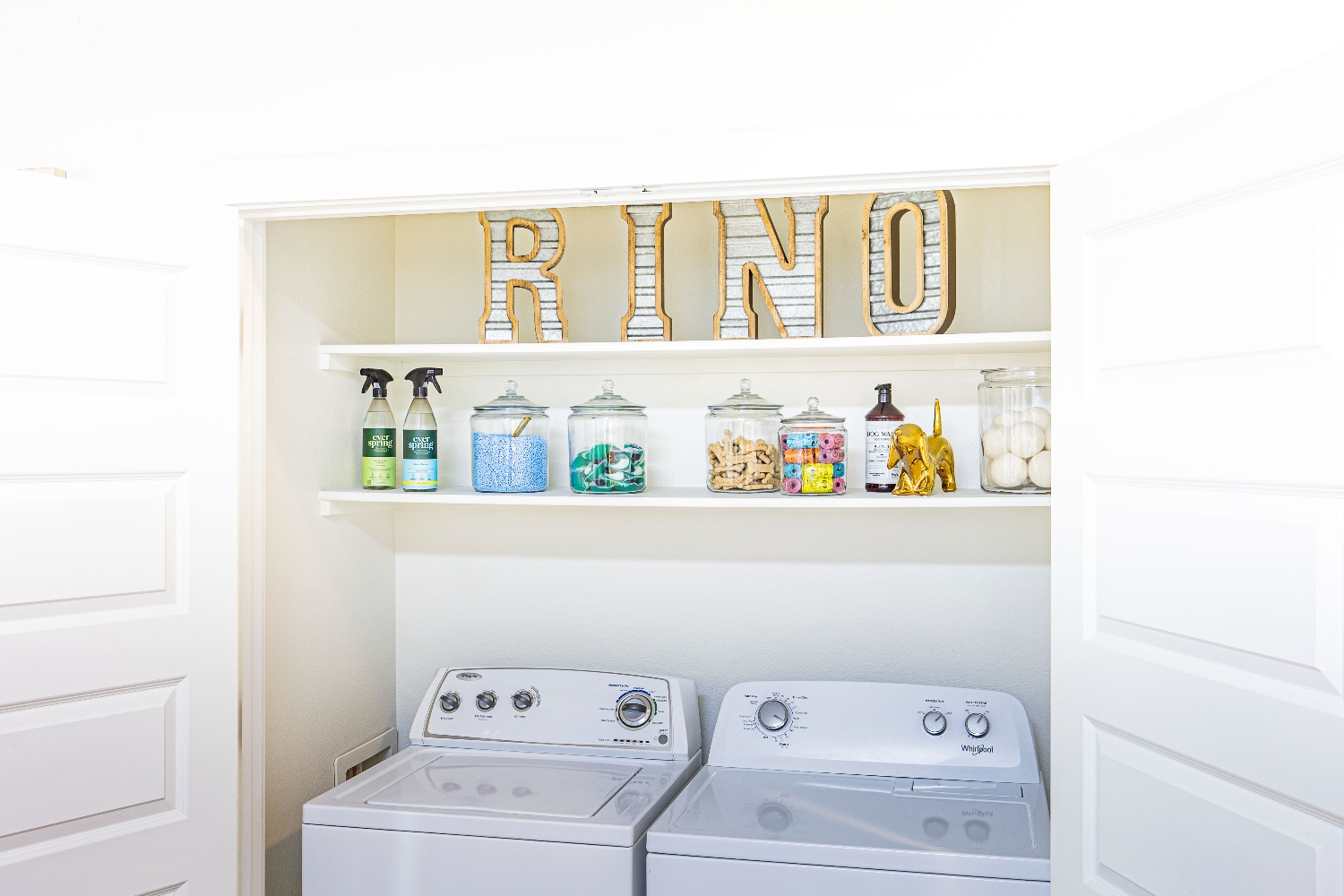 Washer and dryer at Waterford Rino